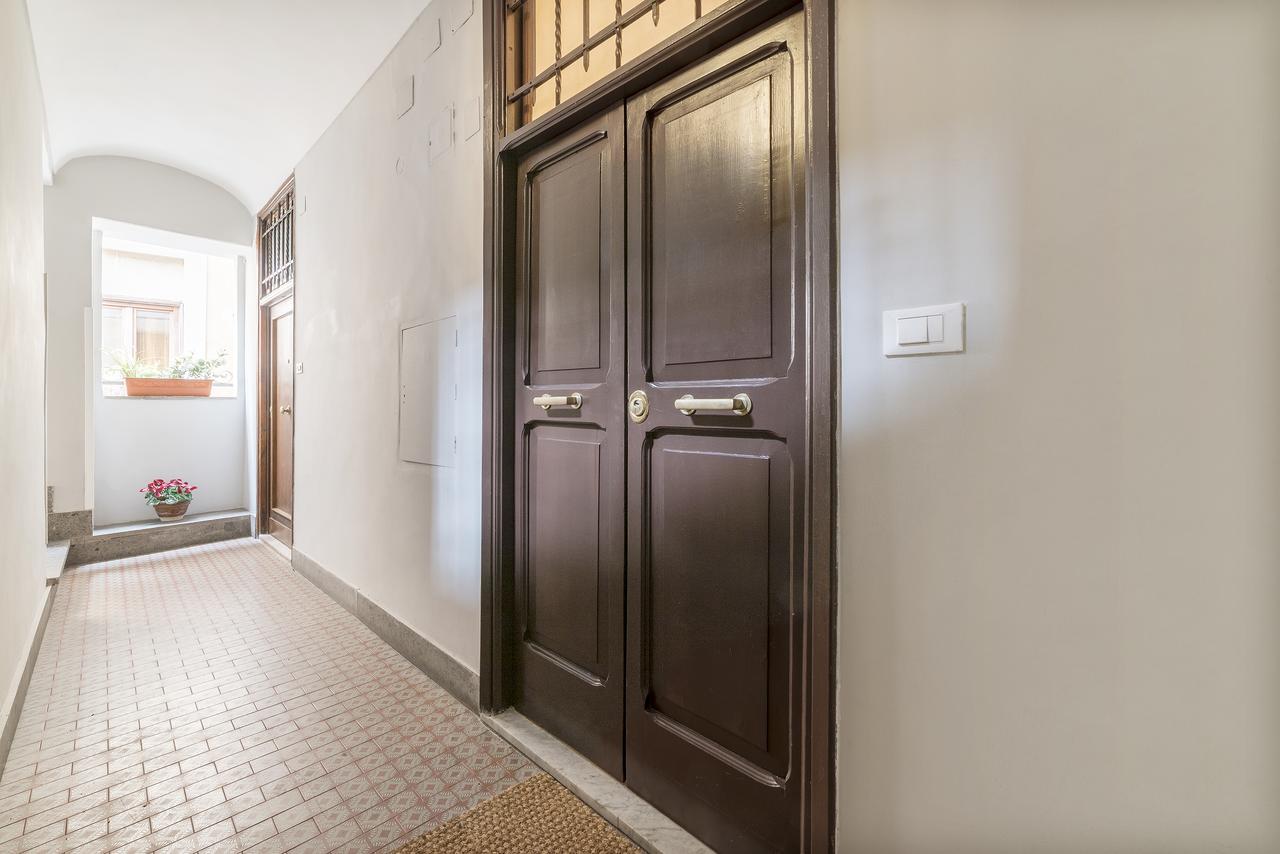 Campo De' Fiori Central Flat Rome Exterior photo